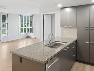 Kitchen Photo of 807 2200 Douglas Road, Burnaby, BC
