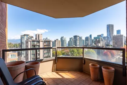 Loft / Bonus Room Photo of 1001 1860 Robson Street, Vancouver, BC