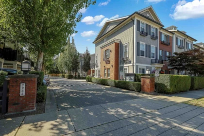 81 7233 189 Street, Surrey, BC, Surrey — Townhouse for sale