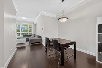 218 13897 Fraser Highway, Surrey, BC, Surrey — Apartment/Condo for sale