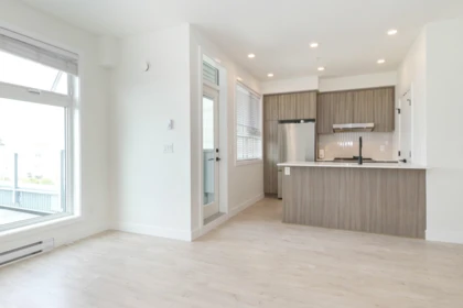 Kitchen Photo of 313 32838 Landeau Place, Abbotsford, BC