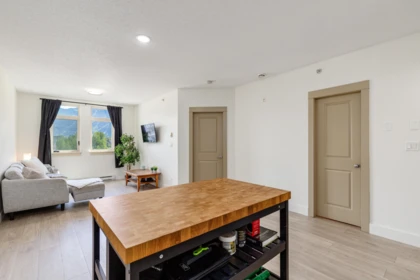 309 7330 Arbutus Street, Pemberton, BC, Pemberton — Apartment/Condo for sale