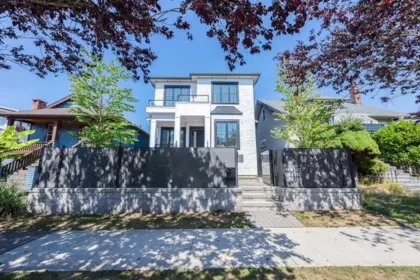Exterior Rear Photo of 425 E 56th Avenue, Vancouver, BC