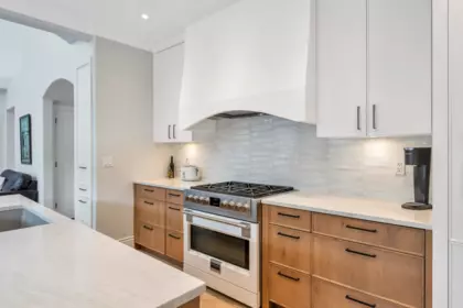Kitchen Island Photo of 16266 High Park Avenue, Surrey, BC