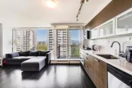 909 10777 University Drive, Surrey, BC