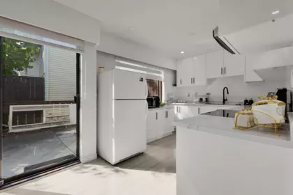 Kitchen Island Photo of 47 9378 122 Street, Surrey, BC