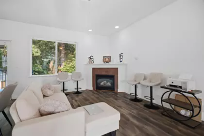 Kitchen Photo of 33883 Hollister Place, Mission, BC