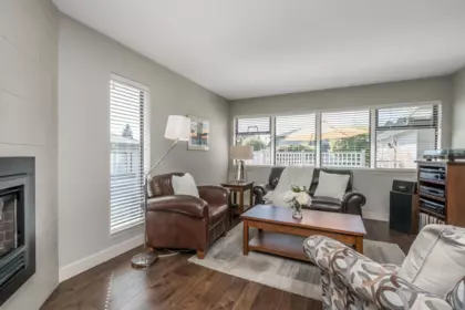 Breakfast Nook Photo of 1 14231 18a Avenue, Surrey, BC
