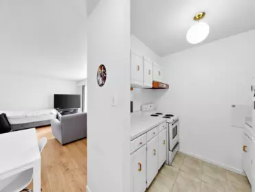 Walk-In Closet Photo of 201 590 Whiting Way, Coquitlam, BC