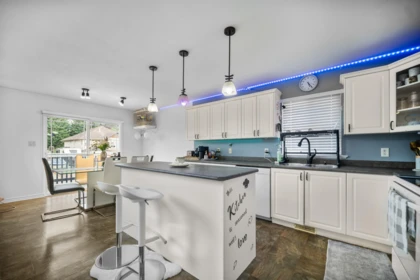 Kitchen Island Photo of 8459 Doerksen Drive, Mission, BC