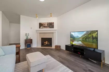 Breakfast Nook Photo of 480 Coquihalla Street, Hope, BC