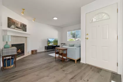Kitchen Island Photo of 480 Coquihalla Street, Hope, BC