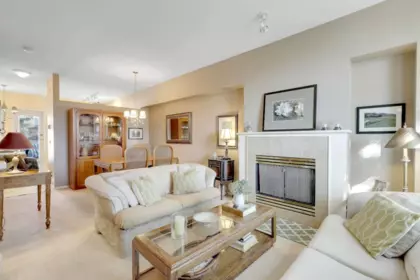 Kitchen Island Photo of 5 6179 No. 1 Road, Richmond, BC
