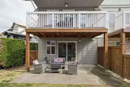 Entry Foyer Photo of 119 16177 83 Avenue, Surrey, BC