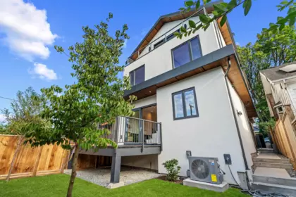 Outdoor Kitchen Photo of 2 3813 W 16th Avenue, Vancouver, BC