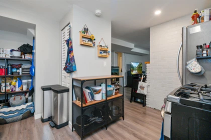 Entry Foyer Photo of 9542 Young Road, Chilliwack, BC