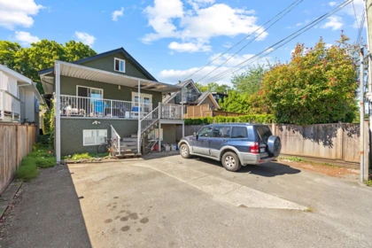 Swimming Pool Photo of 3279 W 11th Avenue, Vancouver, BC