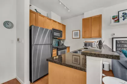Kitchen Island Photo of 307 928 W Richards Street Street, Vancouver, BC