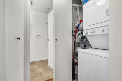 Powder Room Photo of 307 928 W Richards Street, Vancouver, BC