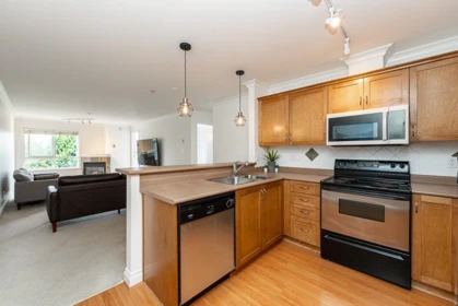 Breakfast Nook Photo of 302 128 W 21st Street, North Vancouver, BC