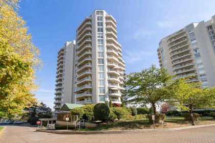 Swimming Pool Photo of 506 71 Jamieson Court, New Westminster, BC