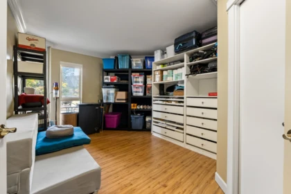 Walk-In Closet Photo of 506 71 Jamieson Court, New Westminster, BC