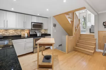 3 230 W 15th Street, North Vancouver, BC, North vancouver — Townhouse for sale