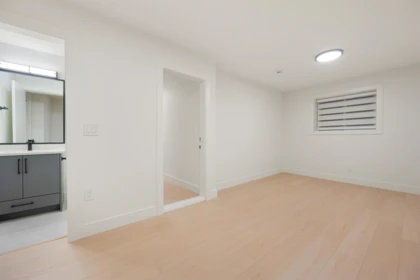 Hot Tub / Spa Photo of 16734 20 Avenue, Surrey, BC