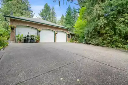 90 Robertson Crescent, Hope, BC, Hope — Single Family Residence for sale