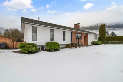 670 6th Avenue, Hope, BC, Hope — Single Family Residence for sale