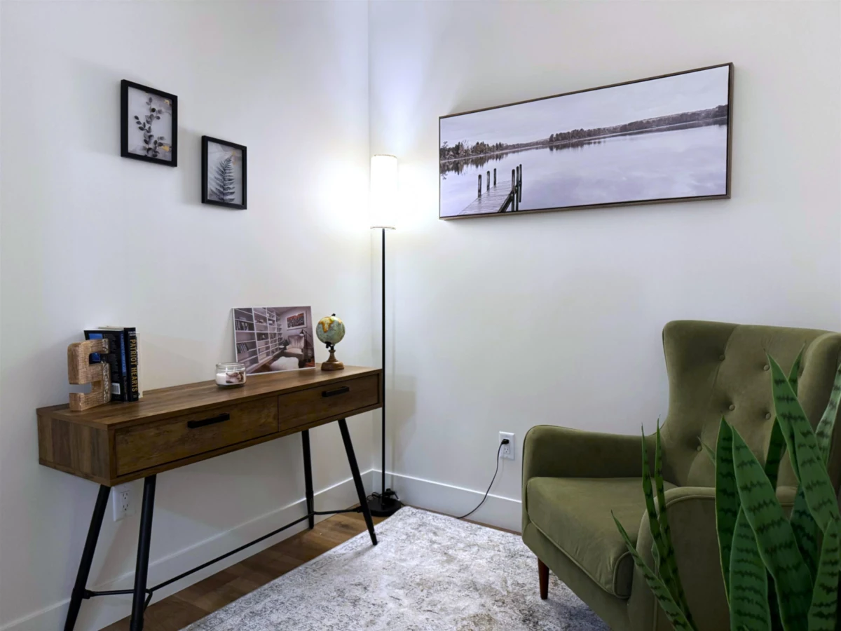Hallway Photo of 501 120 Esplanade Avenue, Harrison Hot Springs, BC