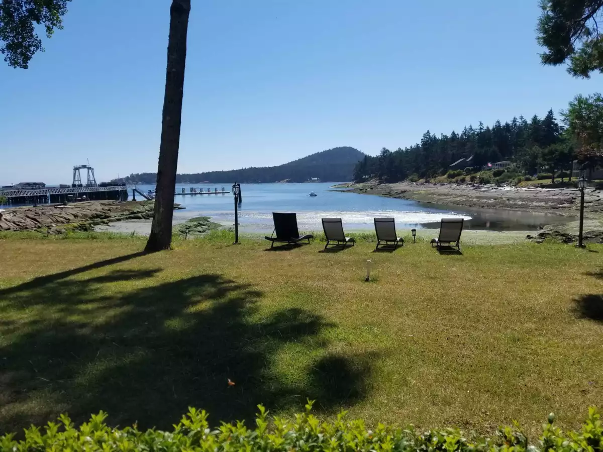 Kitchen Island Photo of 23-D 134 Madrona Road, Galiano Island, BC