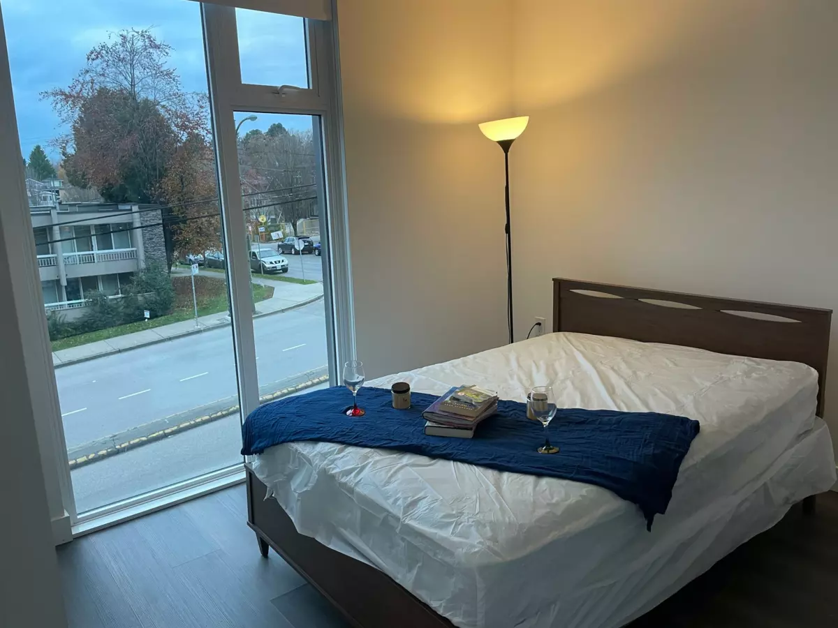 Dining Area Photo of 210 8138 Fraser Street, Vancouver, BC