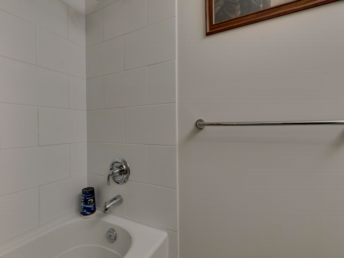 Entry Foyer Photo of 404 2943 Nelson Place, Abbotsford, BC