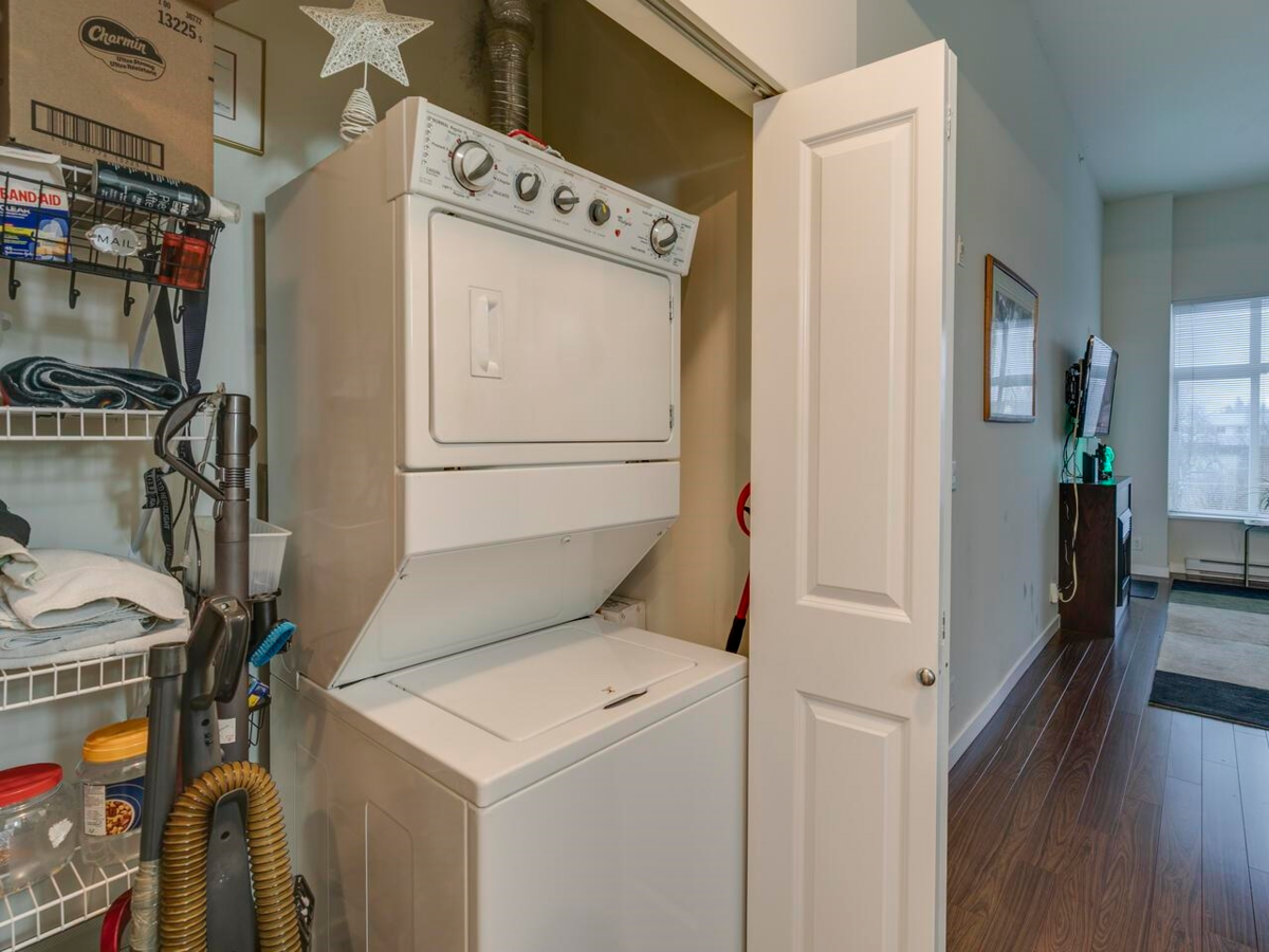 Hallway Photo of 404 2943 Nelson Place, Abbotsford, BC