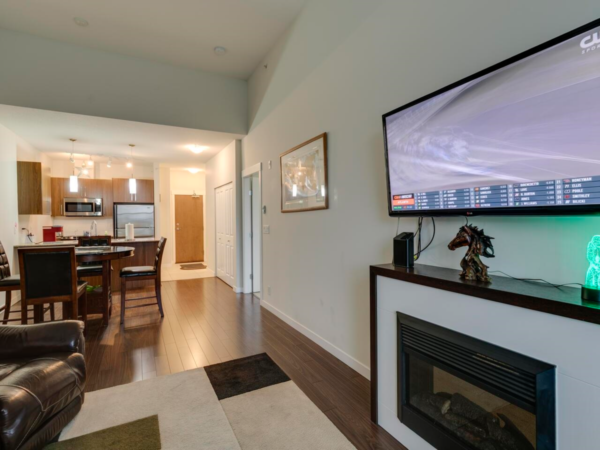 Kitchen Photo of 404 2943 Nelson Place, Abbotsford, BC