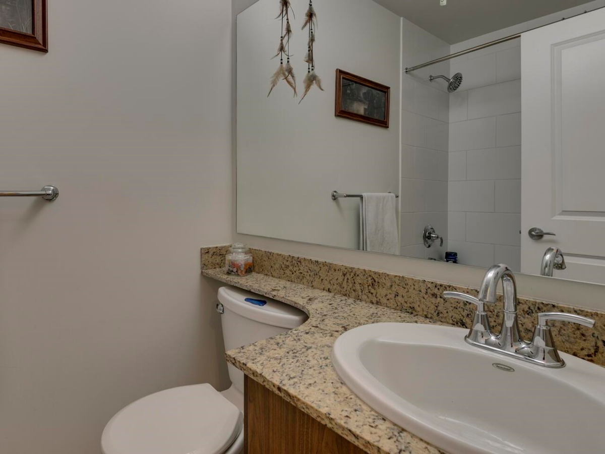 Mudroom Photo of 404 2943 Nelson Place, Abbotsford, BC