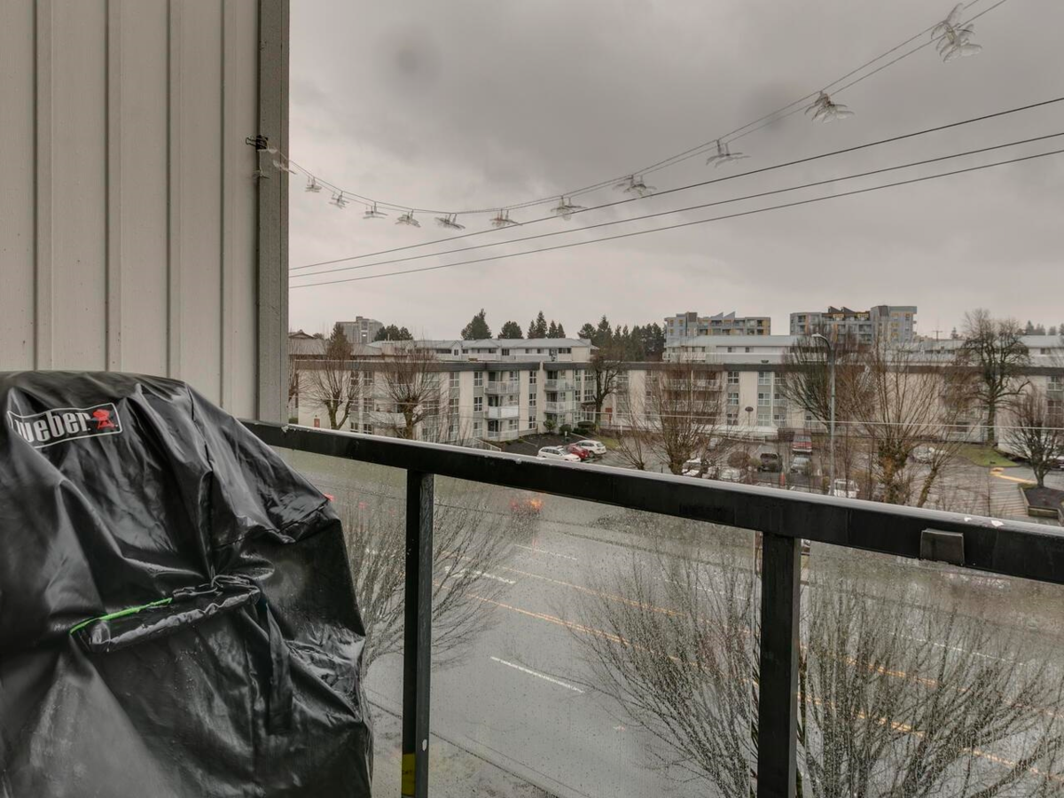 Outdoor Patio Photo of 404 2943 Nelson Place, Abbotsford, BC