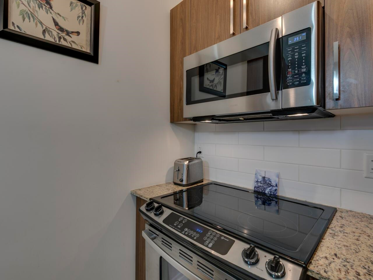 Powder Room Photo of 404 2943 Nelson Place, Abbotsford, BC
