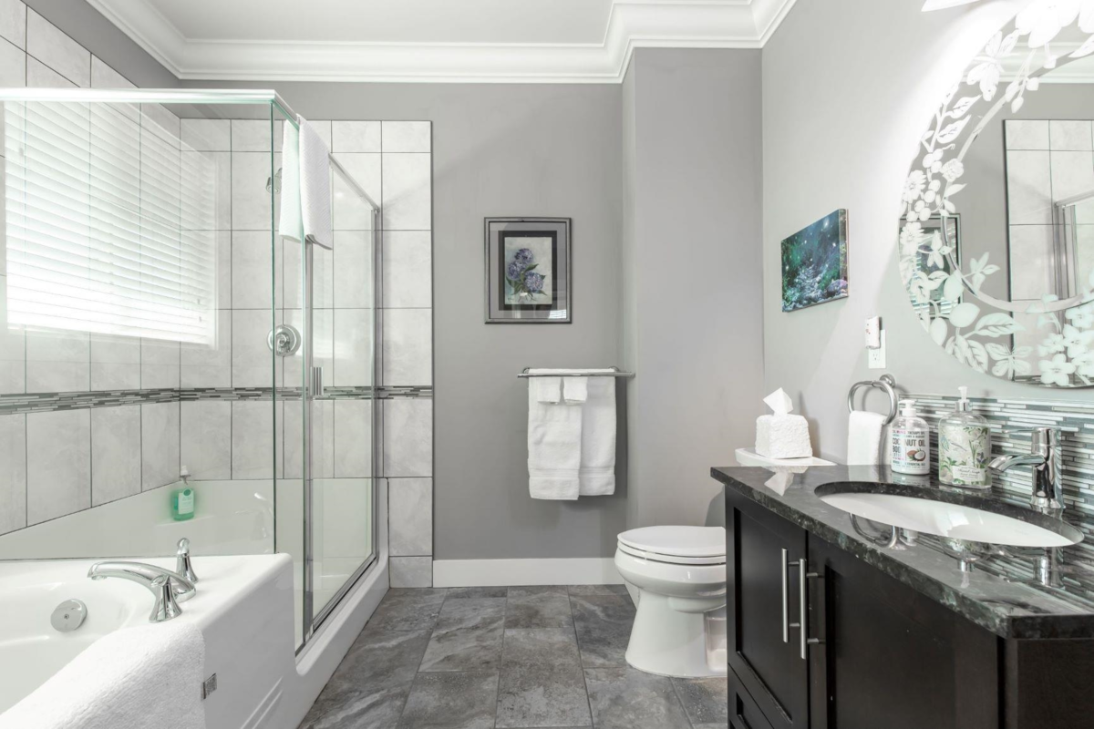 Guest Bathroom Photo of 2379 Chardonnay Lane, Abbotsford, BC