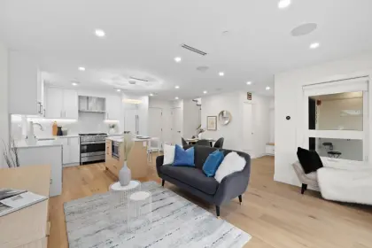 1127 E 15th Avenue, Vancouver, BC, Vancouver — Townhouse for sale