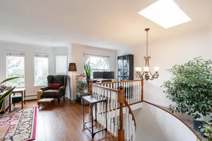 6075 Burns Street, Burnaby, BC, Burnaby — Single Family Residence for sale