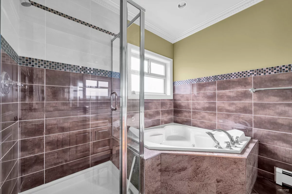 Staircase Photo of 5838 124a Street, Surrey, BC