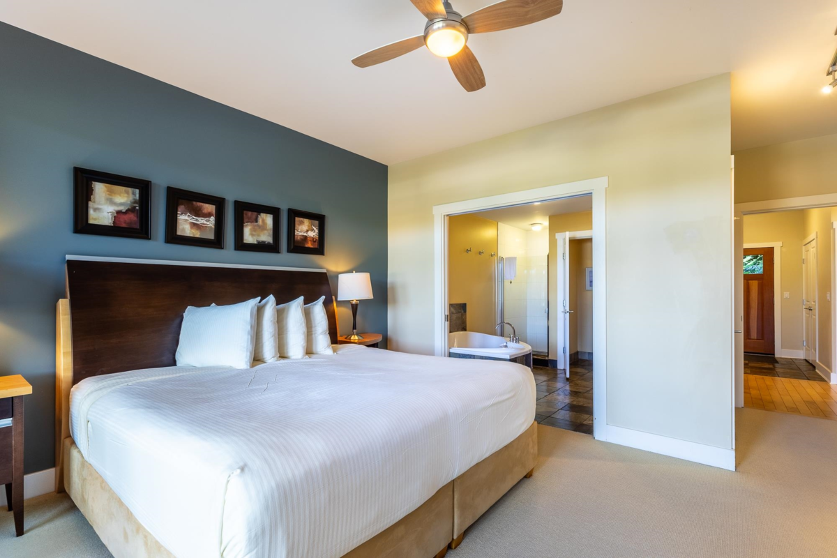 Entry Foyer Photo of 1D 12849 Lagoon Road, Madeira Park, BC