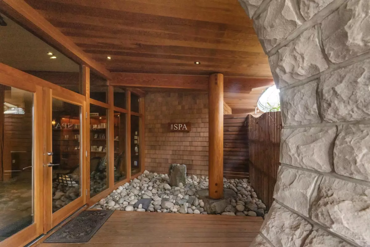 Hot Tub / Spa Photo of 1D 12849 Lagoon Road, Madeira Park, BC