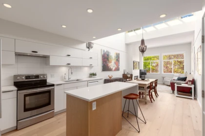 303 650 Moberly Road, Vancouver, BC, Vancouver — Apartment/Condo for sale