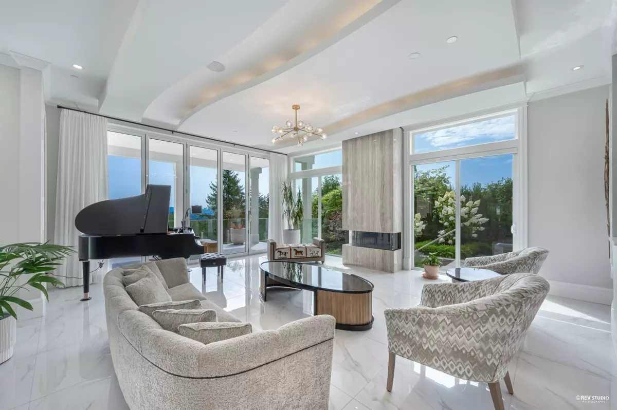 Dining Area Photo of 890 Kenwood Road, West Vancouver, BC