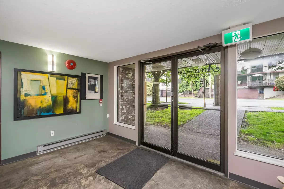 Kitchen Photo of 206 45744 Spadina Avenue, Chilliwack, BC