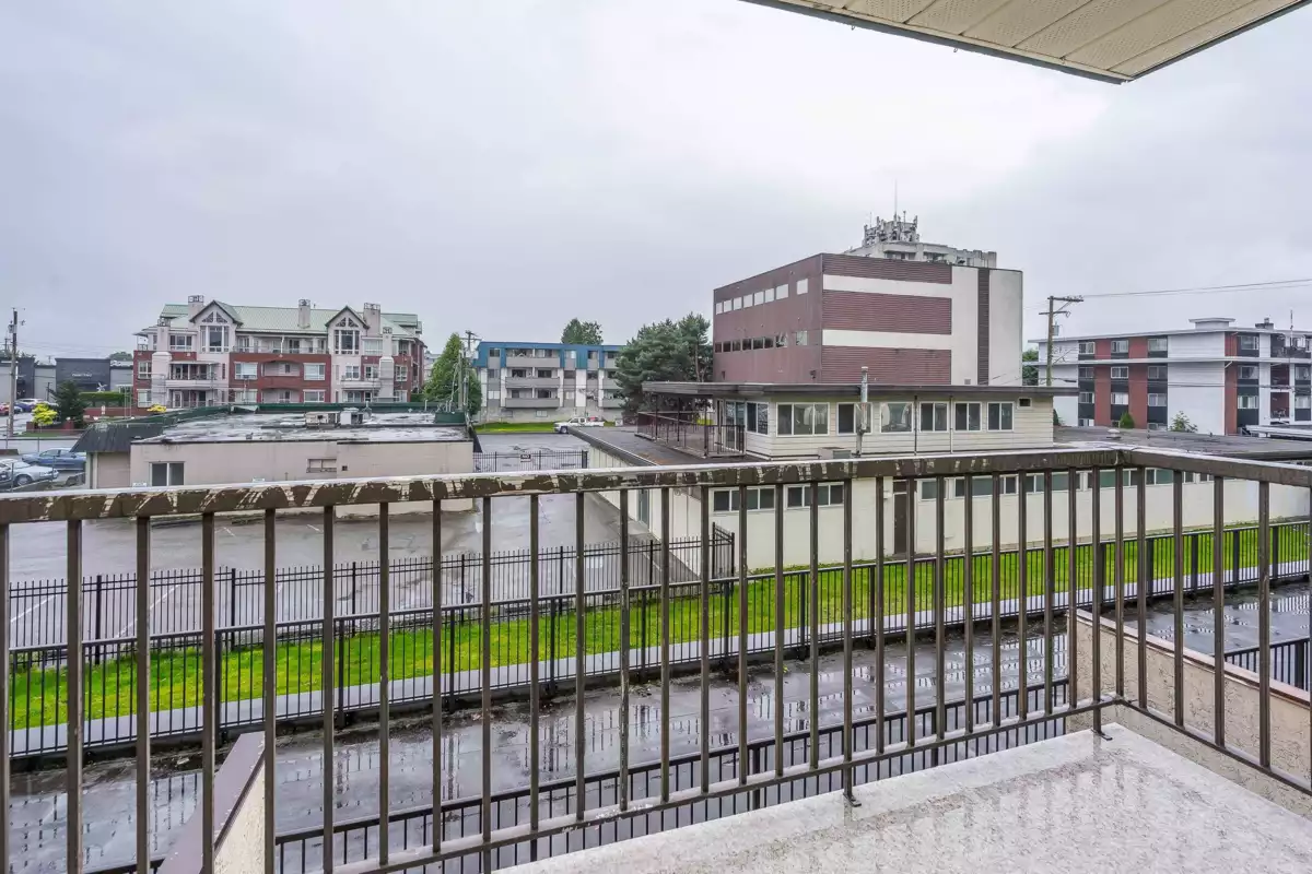 Laundry Room Photo of 206 45744 Spadina Avenue, Chilliwack, BC