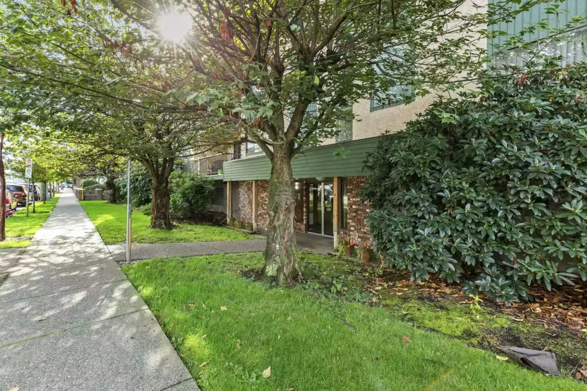 Living Room Photo of 206 45744 Spadina Avenue, Chilliwack, BC